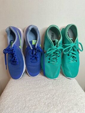 (2) Nike Womens Running shoes in Blue and Teal, Pre Loved